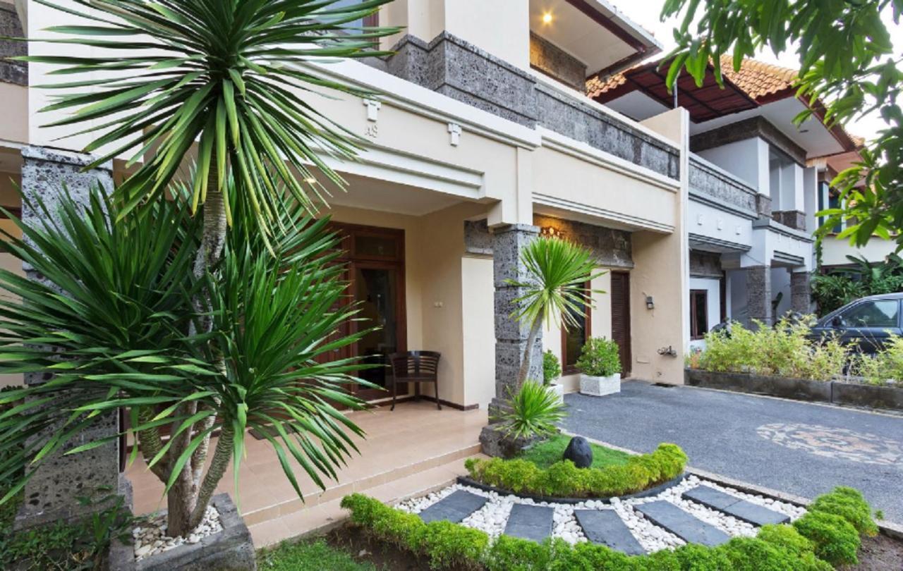 Kuta Holiday Villas Exteriör bild